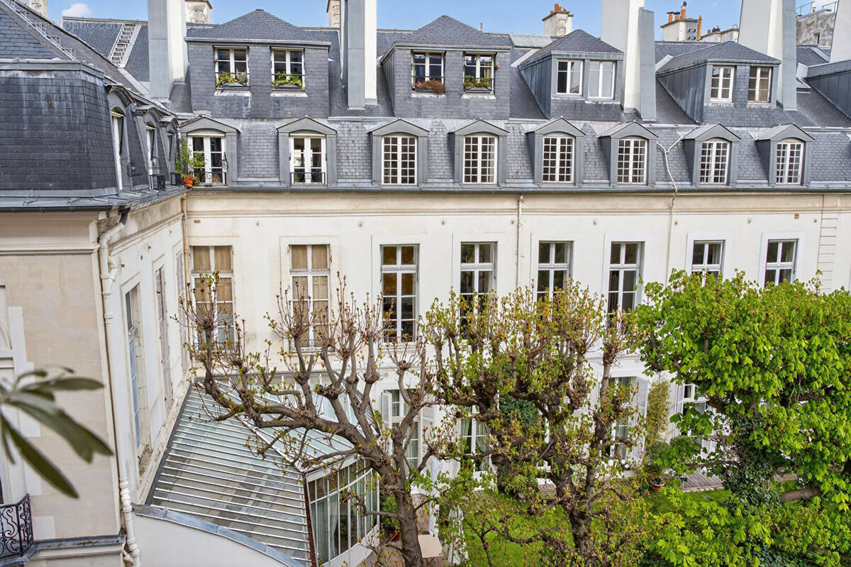 Appartement à PARIS-7E