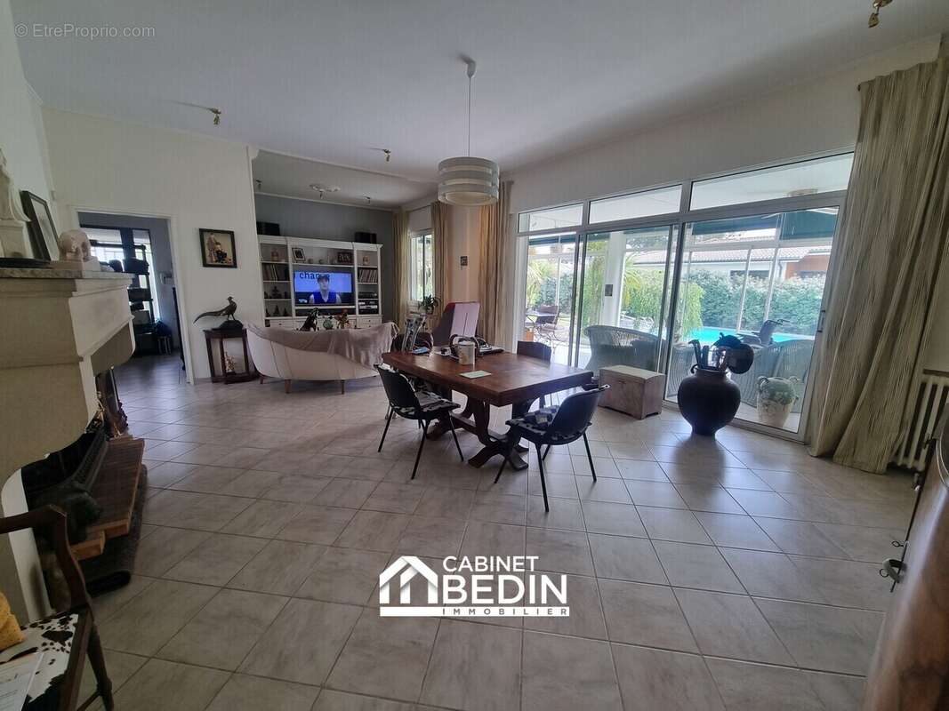 Maison 198 m² à Gujan-Mestras  - photo 4