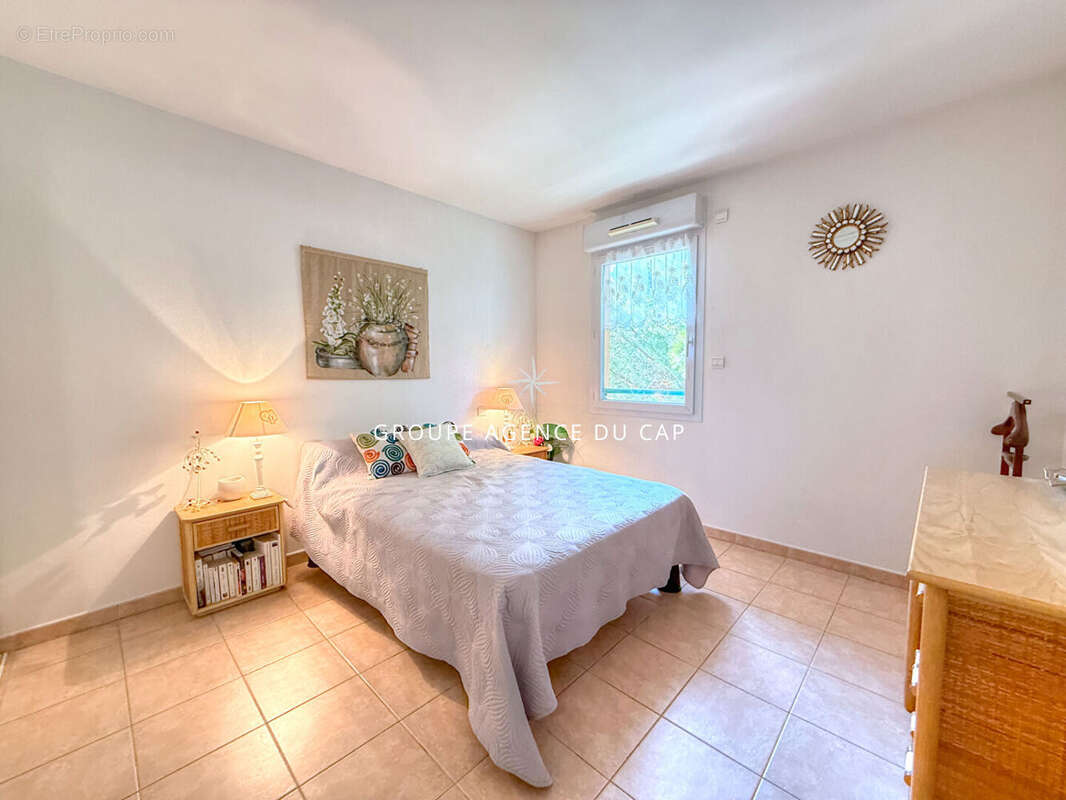 Saint raphael les golfs appartement 4 pieces dernier etage avec garage - photo 7