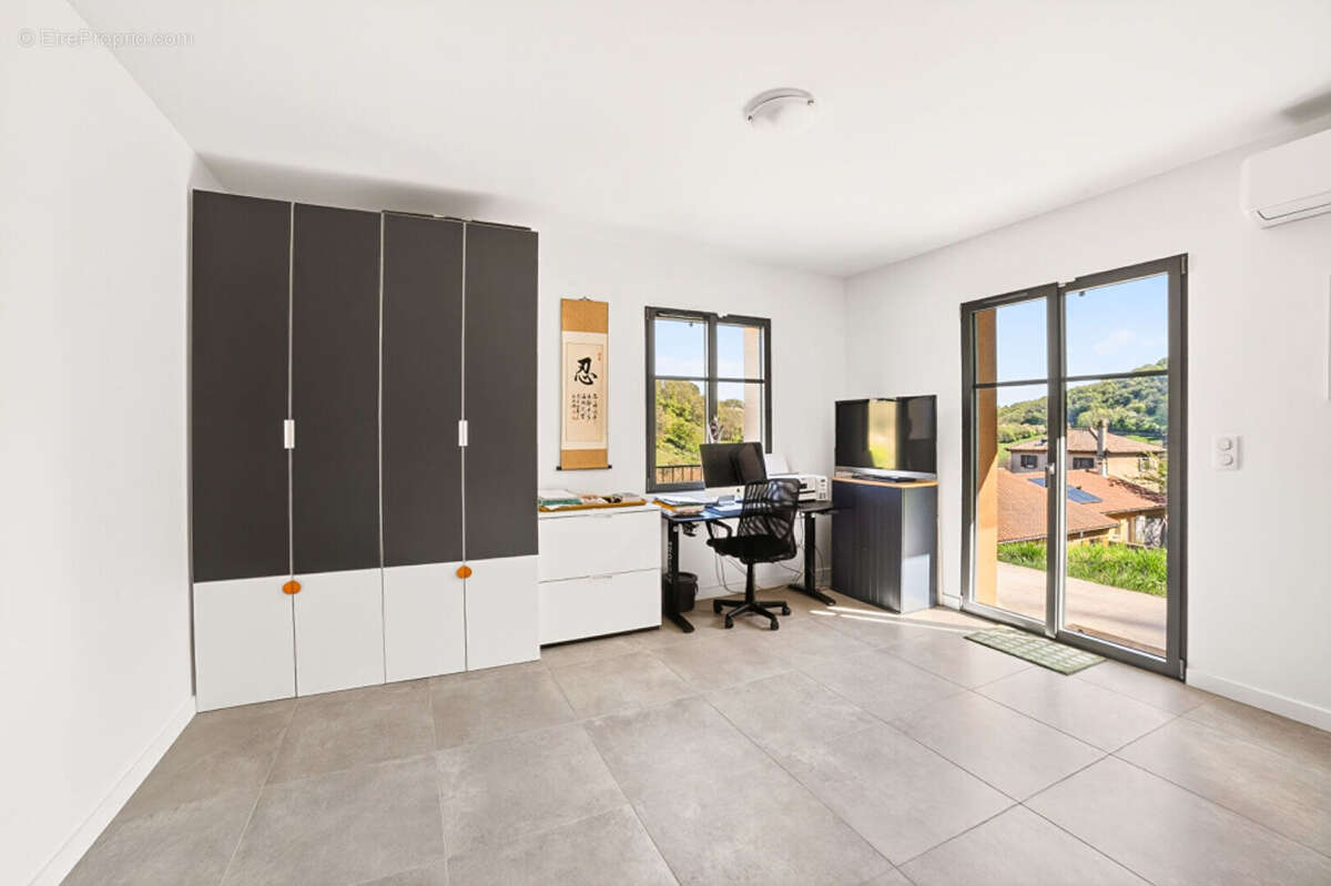 Maison à POLEYMIEUX-AU-MONT-D'OR