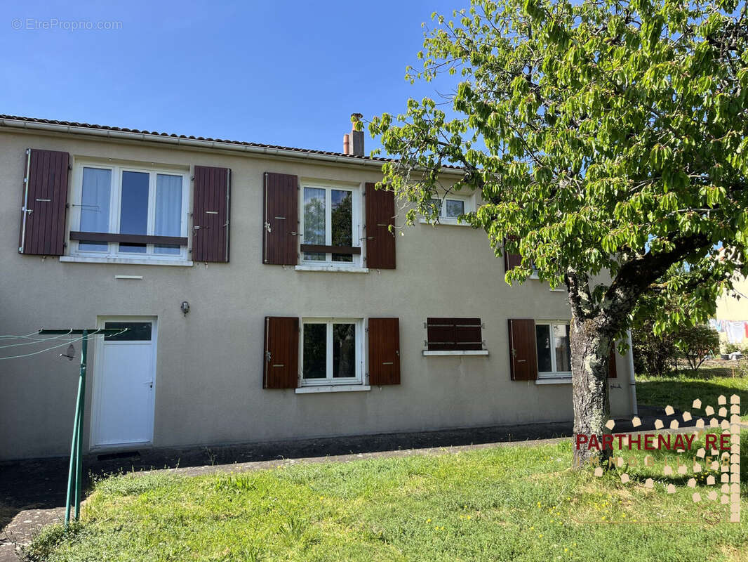 Maison 94 m² à Saint-Maixent-L'ecole  - photo 2