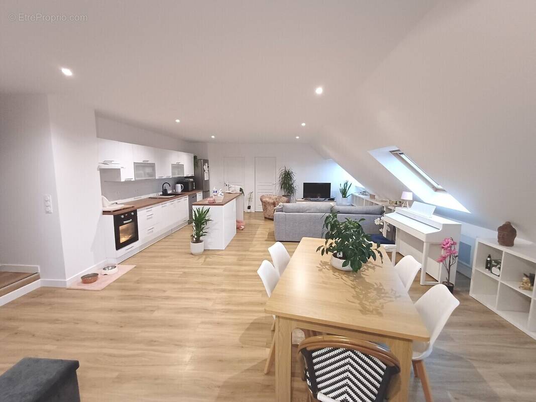 Appartement à BUCHY