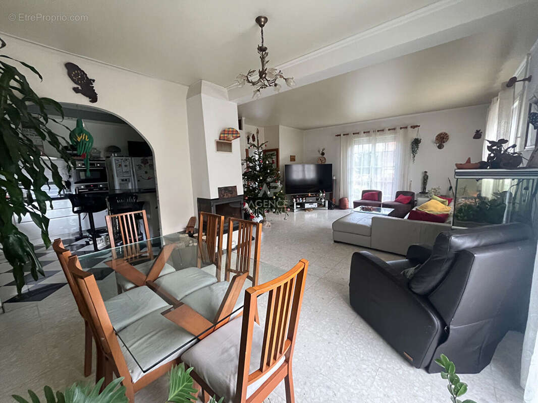 Maison à SAINT-OUEN-L&#039;AUMONE