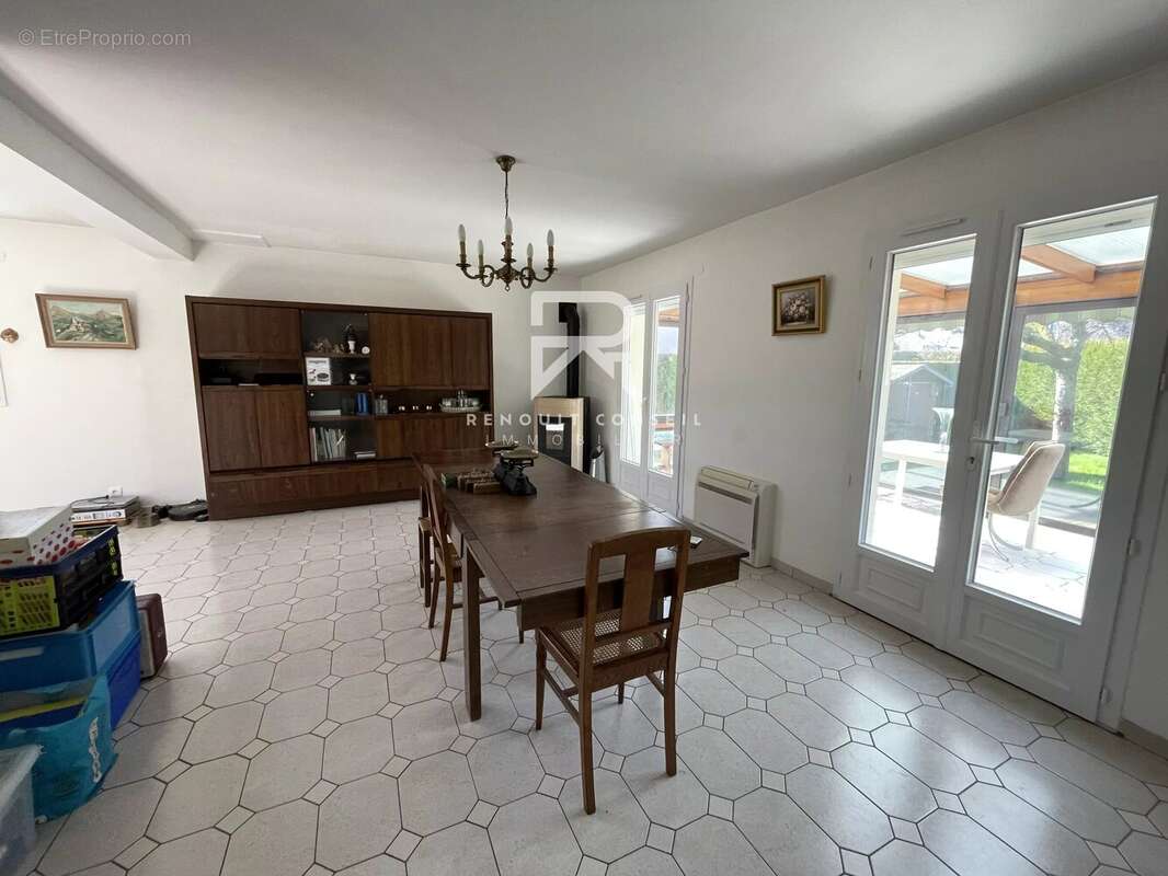 Maison à LE MESNIL-ESNARD