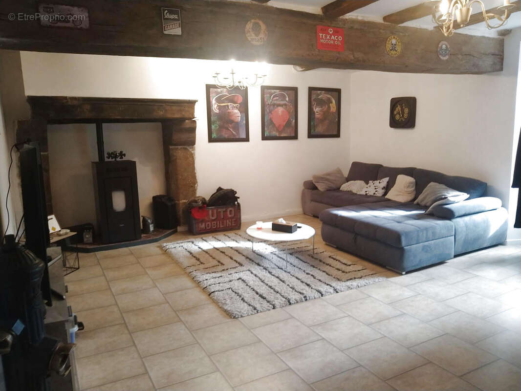 Maison à SAINT-GEORGES-LE-GAULTIER