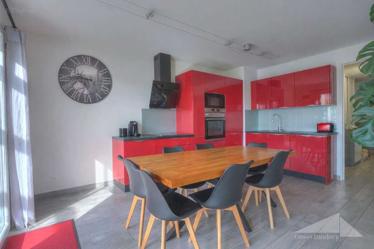 Maison à PREVESSIN-MOENS