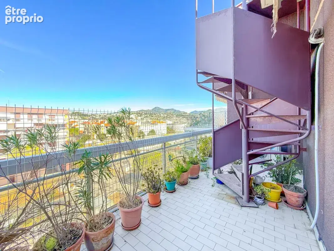 Appartement traversant 5 pièces, vue à 360° imprenable - Nice, Quartier Riquier - photo 14
