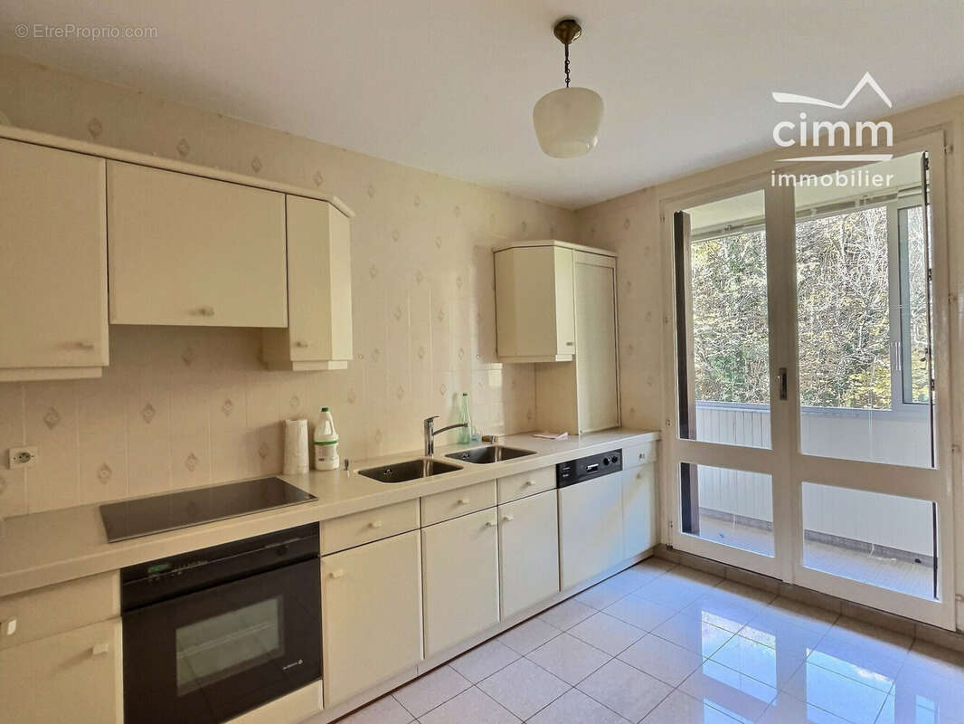 Appartement à SEYSSINET-PARISET