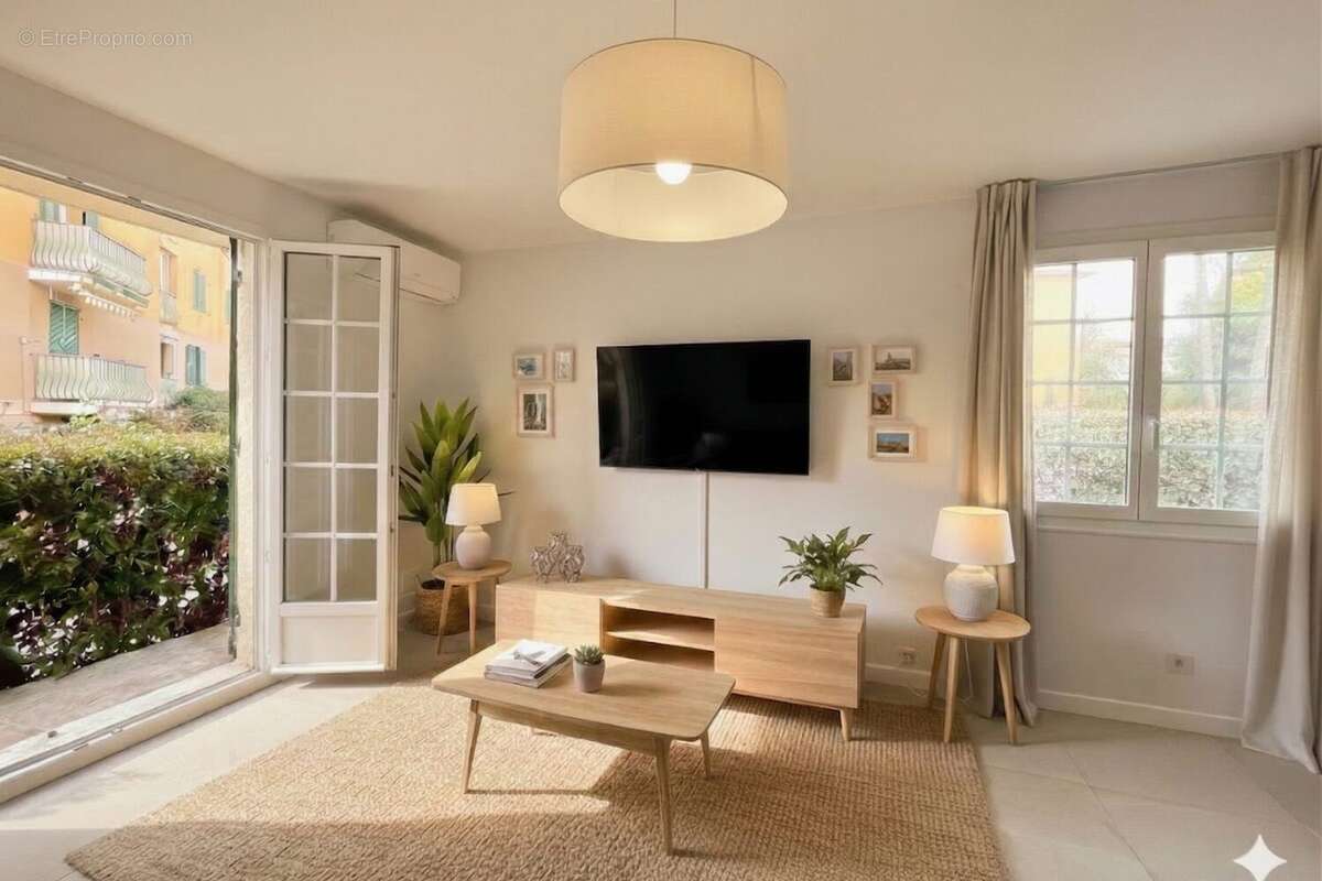 Appartement à VALLAURIS