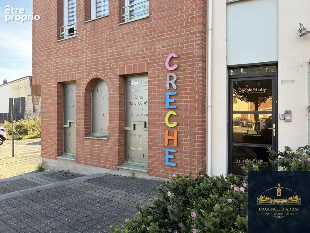 Photo Commerce à Dainville au prix de 283 500€