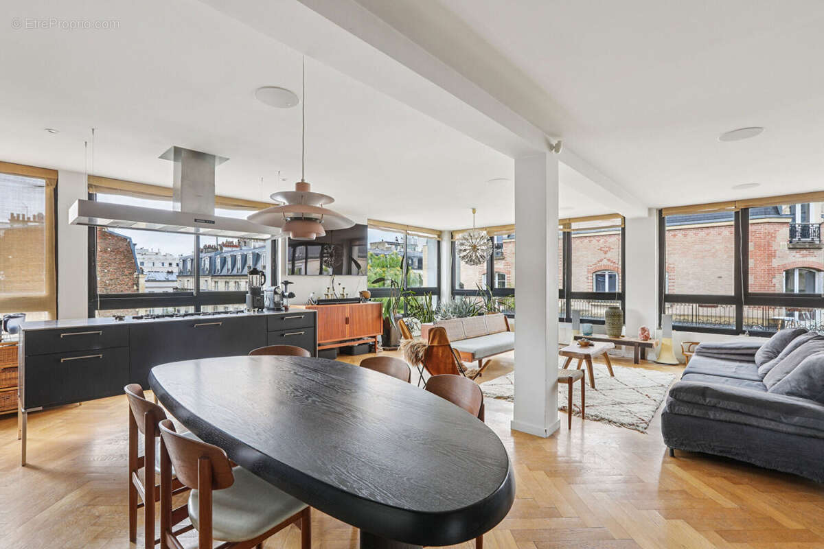 Appartement à PARIS-14E