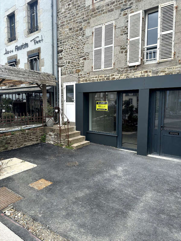 Commerce à SAINT-PAIR-SUR-MER