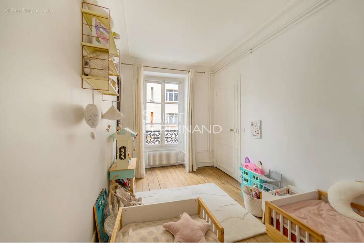 Appartement à PARIS-17E