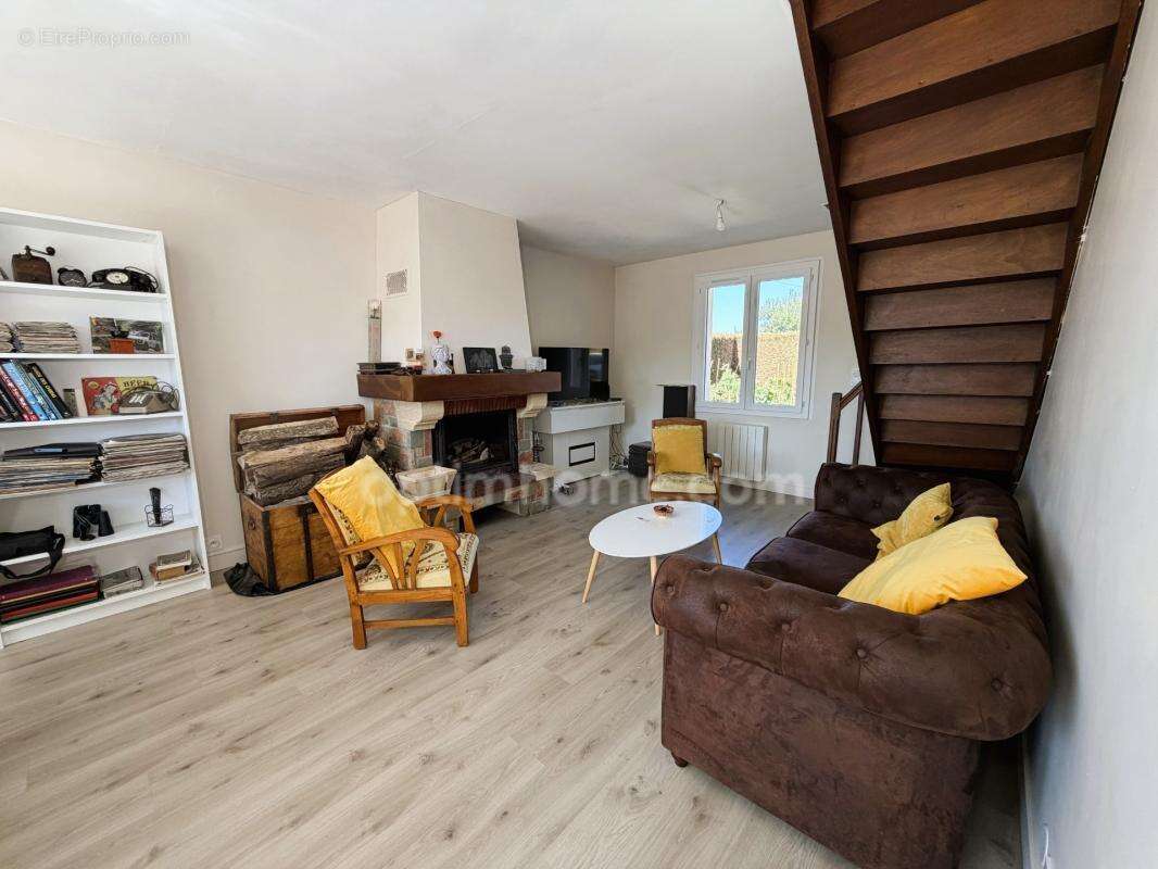 Maison familiale 4 chambres - vie de plain-pied, garage et grand jardin - Saint-Germain-de-Livet (14100) - photo 7