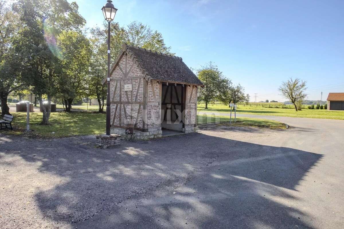 Terrain à SAINT-DIDIER-EN-BRESSE