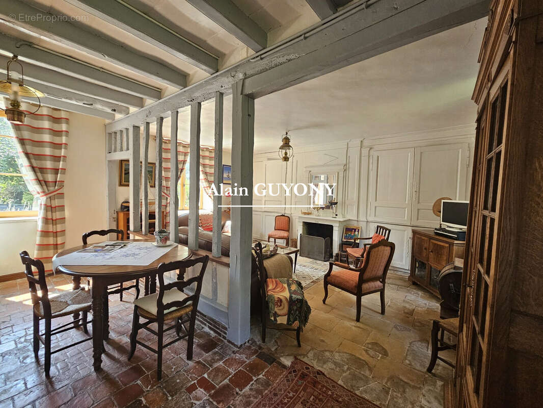 Maison à PONT-L'EVEQUE