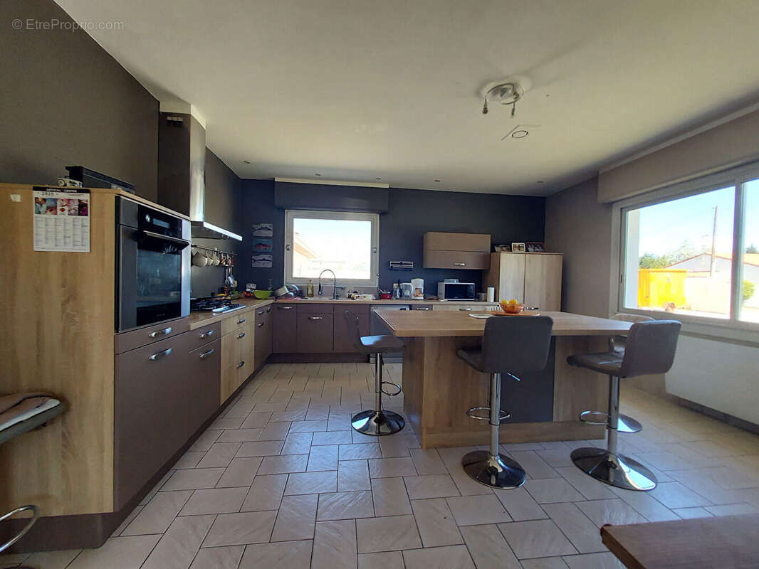 Maison à BOURCEFRANC-LE-CHAPUS