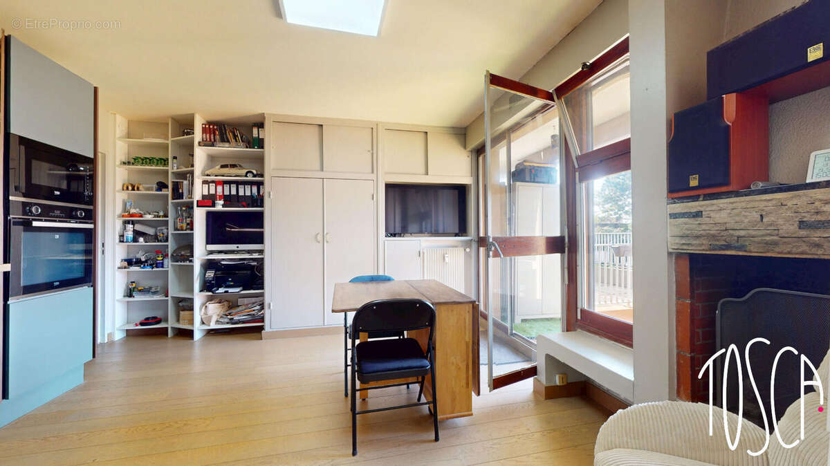 Appartement à FRESNES