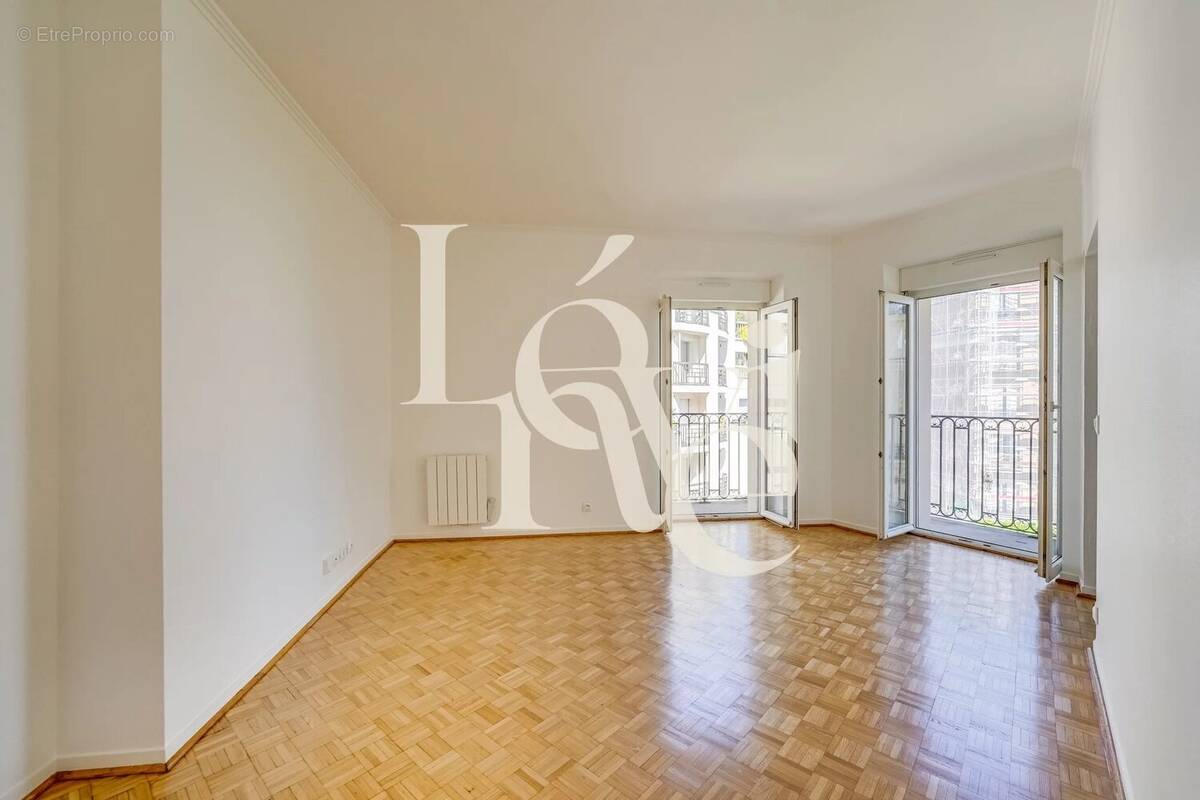Appartement à NEUILLY-SUR-SEINE
