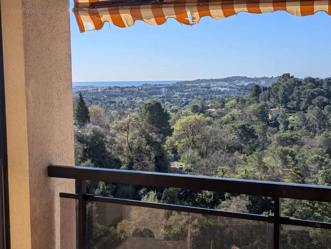 Appartement à MOUGINS