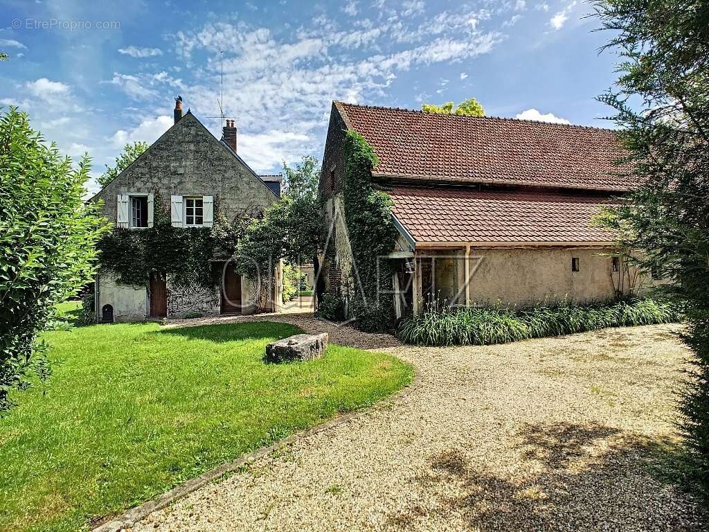 Maison 360 m² à Chaumont-En-Vexin  - photo 3