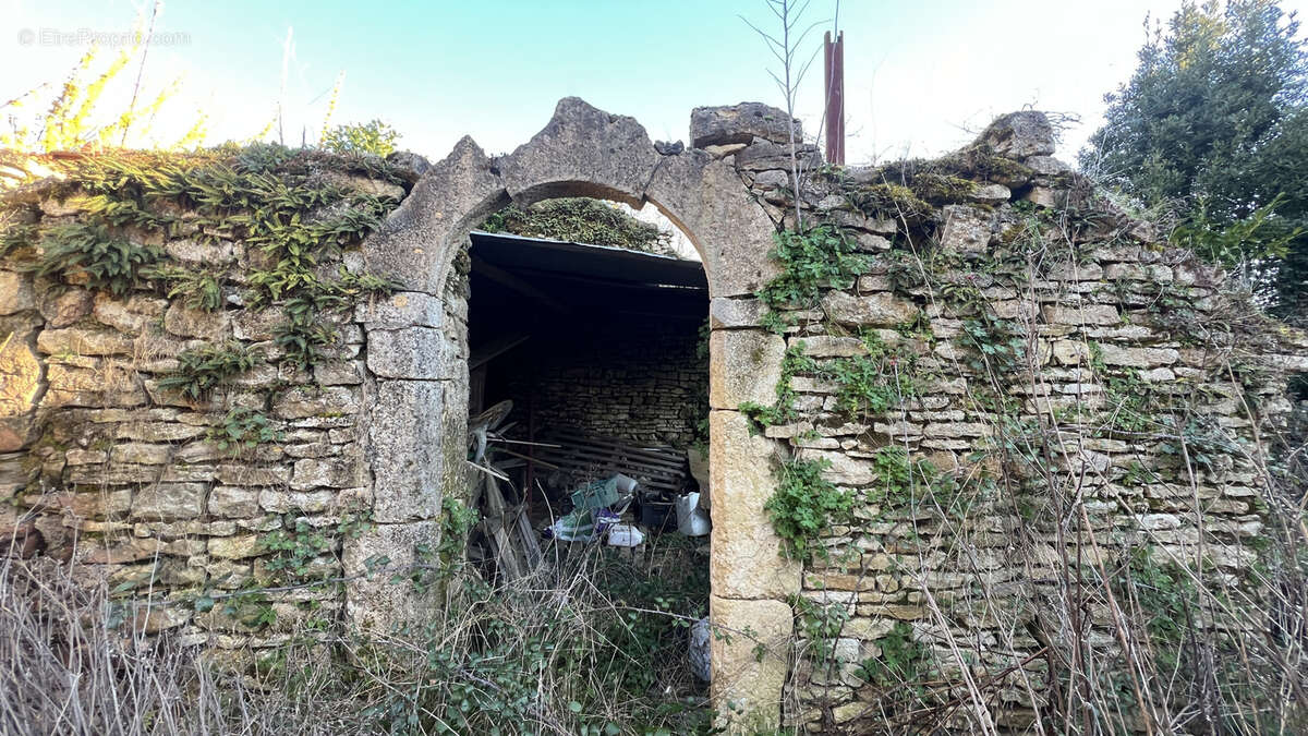 Maison à AVALLON