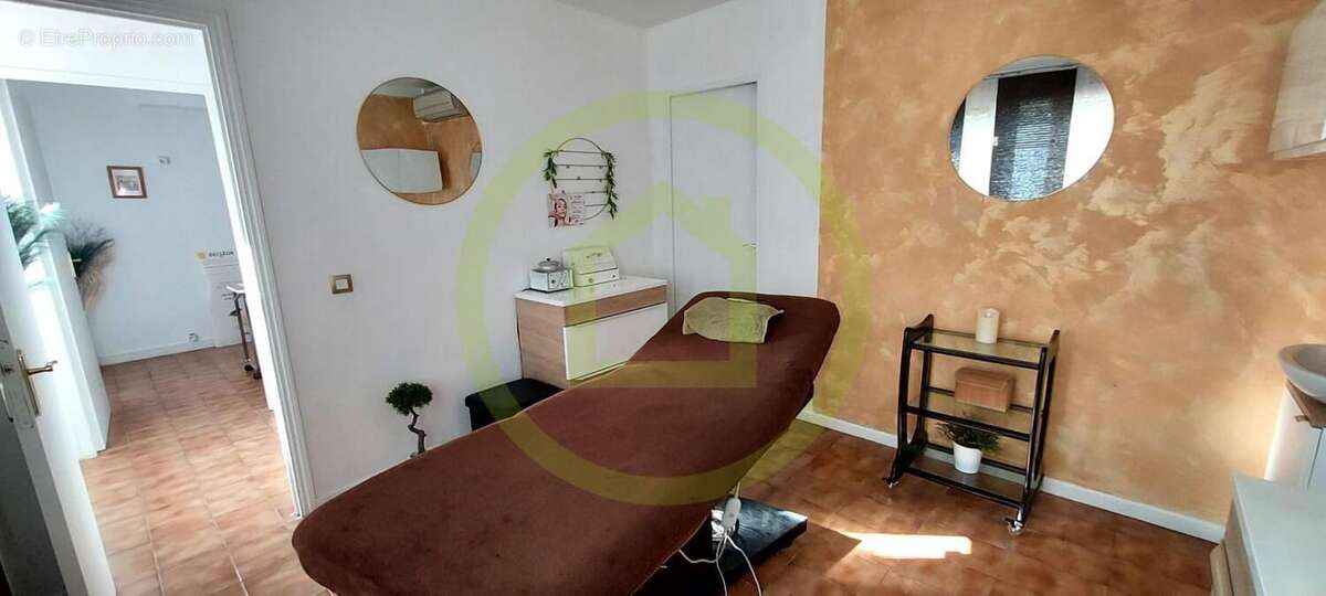 Commerce à ROQUEFORT-LES-PINS