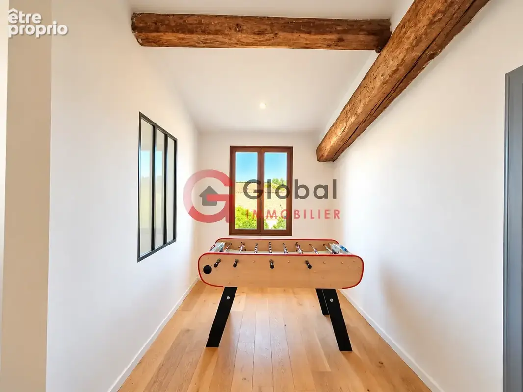 Maison bourgeoise de 182 m2 avec cour et place de parking - photo 14