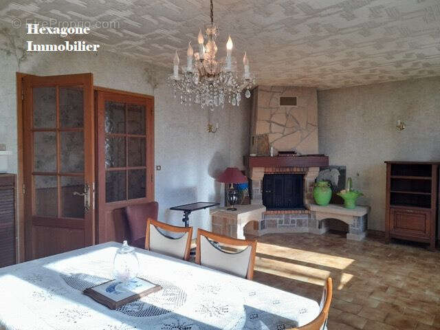 Maison à FAVERELLES