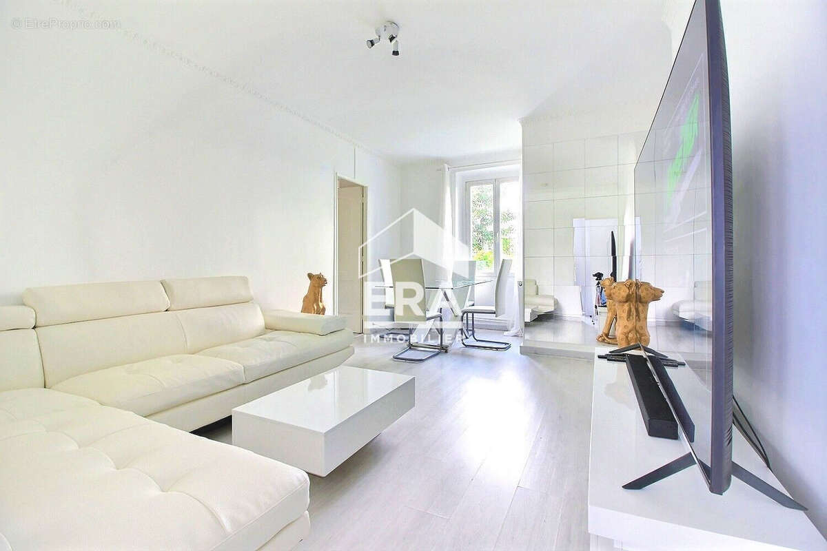 Appartement à L'ILE-SAINT-DENIS