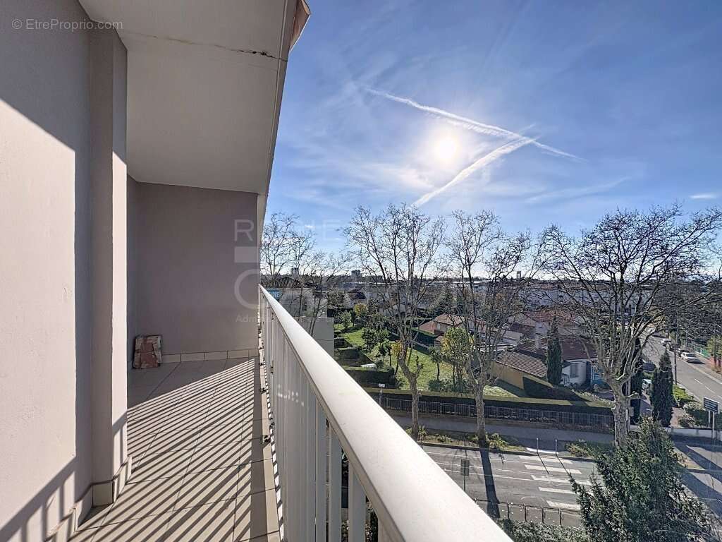 Appartement à RILLIEUX-LA-PAPE