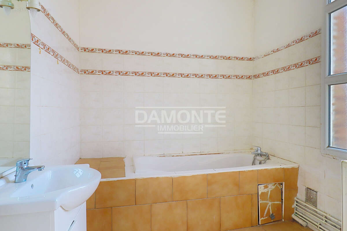 Immeuble idéalement situé dans un secteur attractif - photo 7