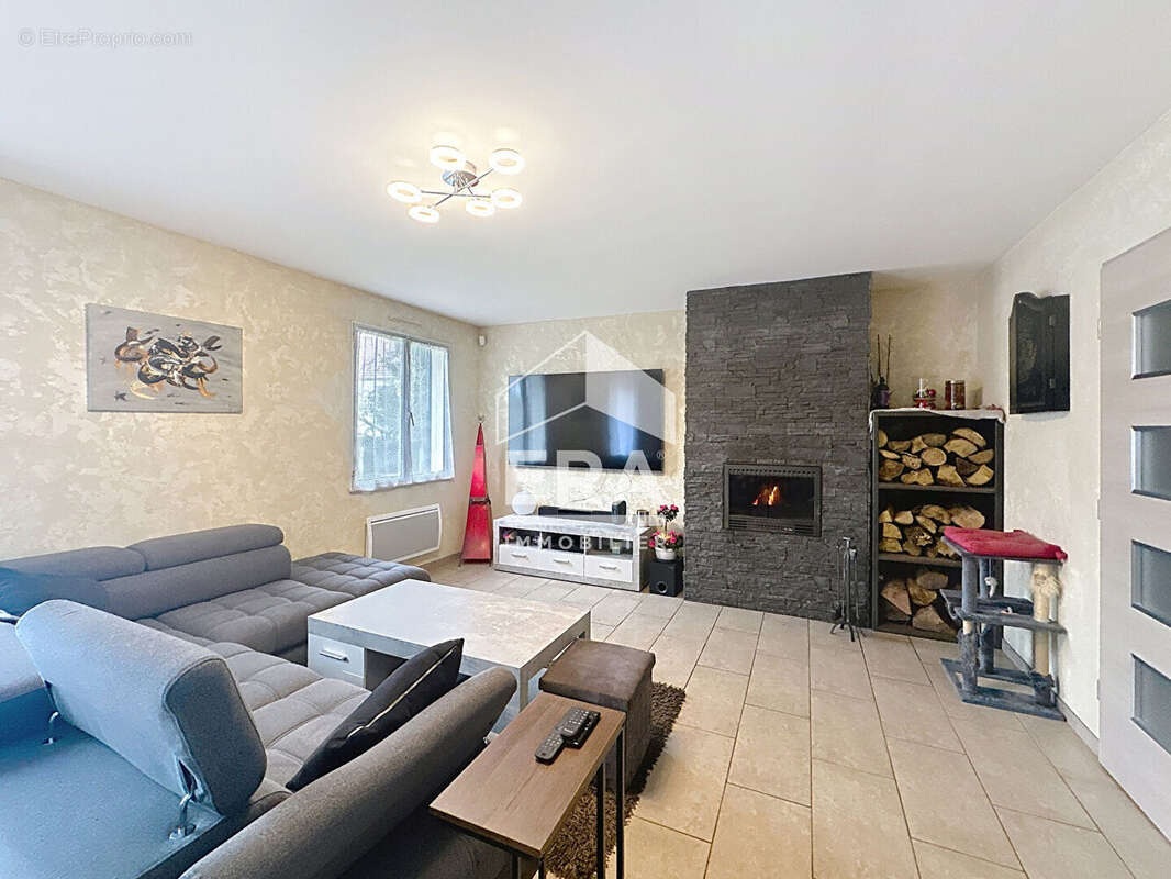 Maison à COURDIMANCHE