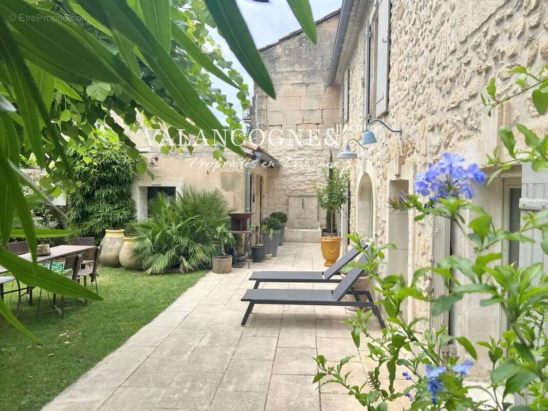 Mas de village au cœur du Paradou - photo 3