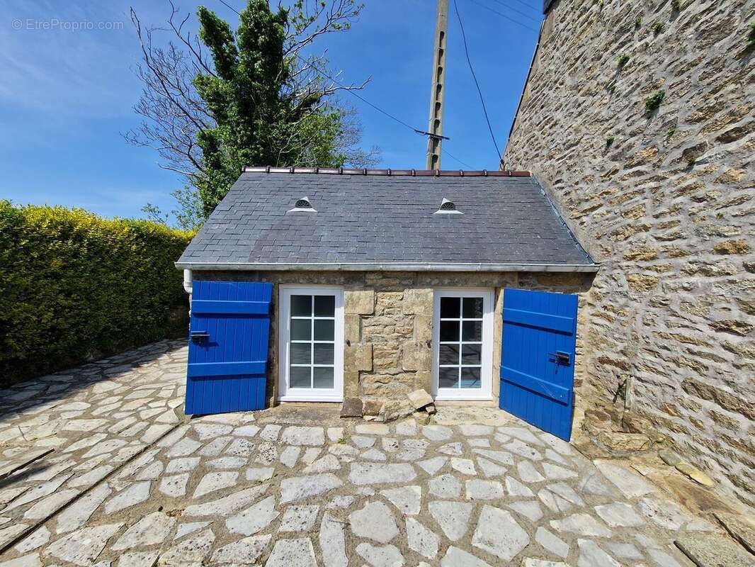 Maison à POULLAN-SUR-MER