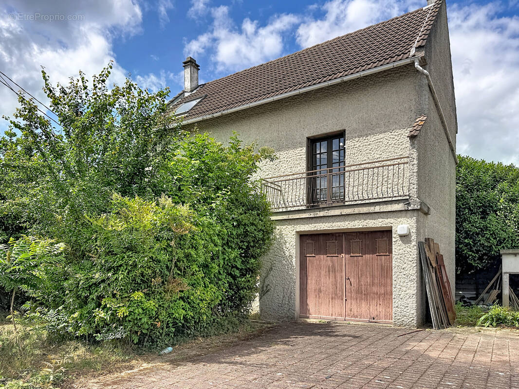 Maison à PARAY-VIEILLE-POSTE