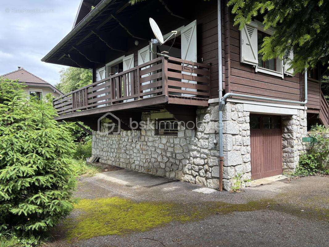 Maison à VIVIERS-DU-LAC