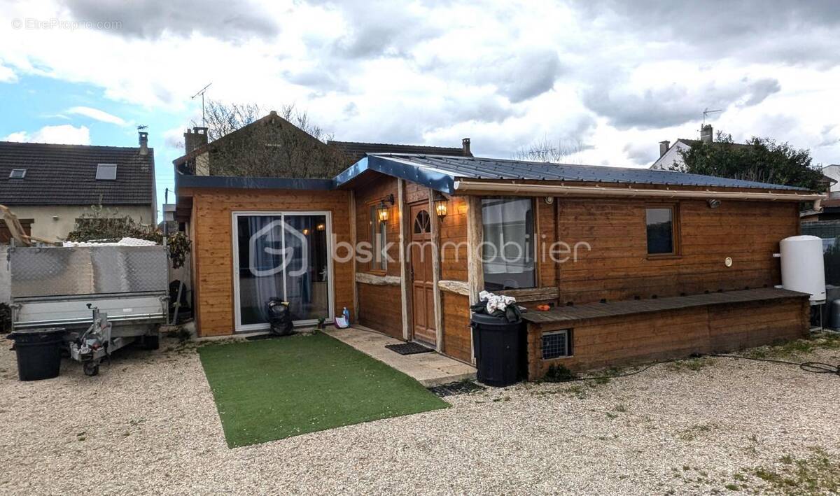 Terrain à PARAY-VIEILLE-POSTE