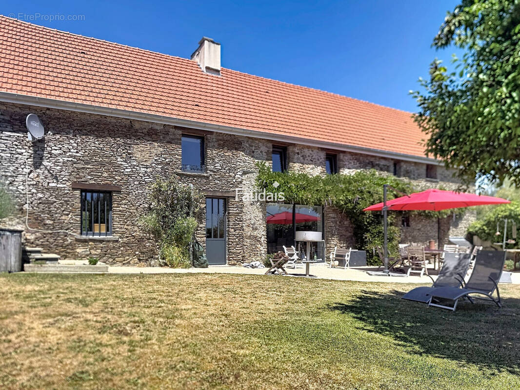 Maison à SAINT-GEORGES-MONTCOCQ