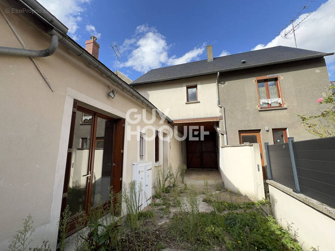 Maison à ETAMPES