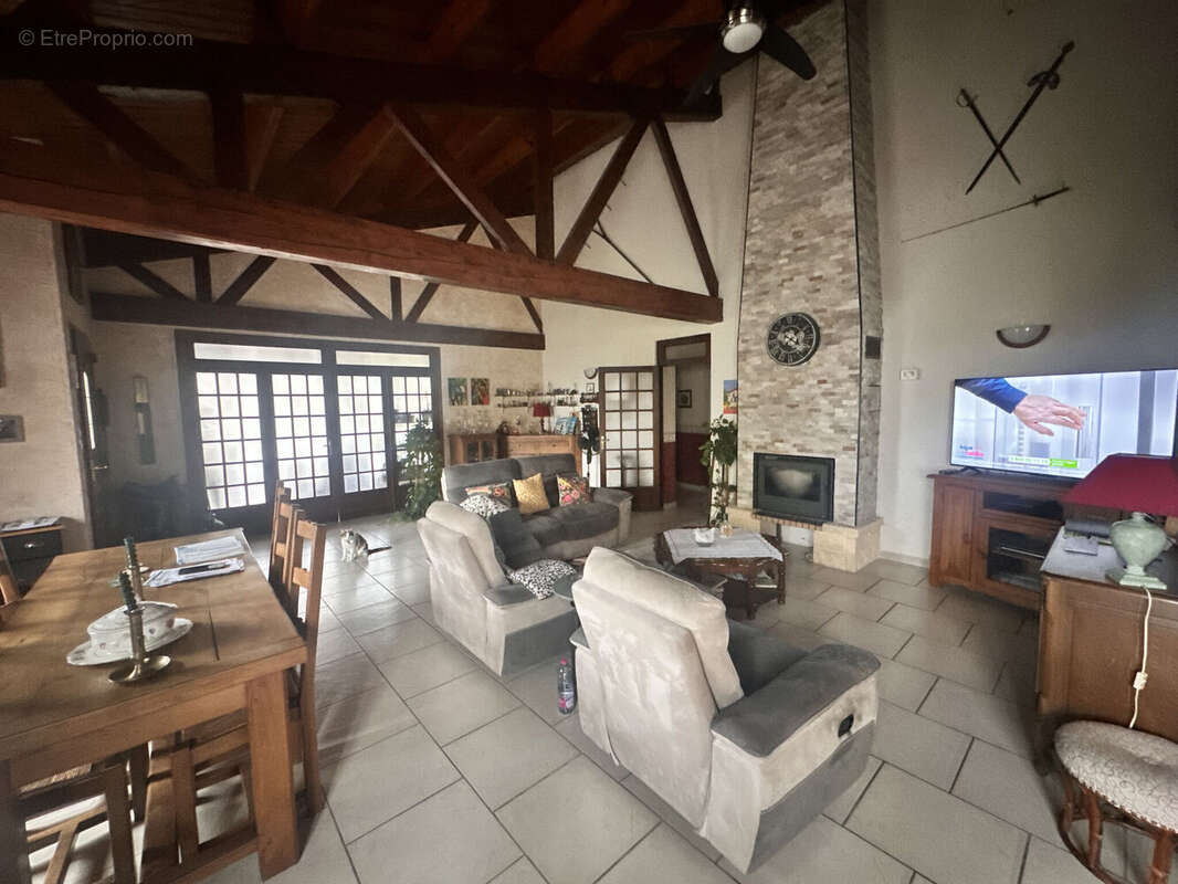 Photo 2 - Maison à PUY-DE-SERRE