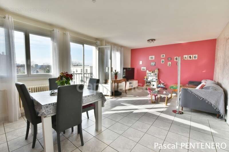 Appartement à VAULX-EN-VELIN