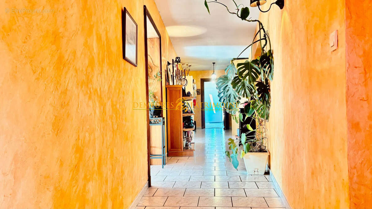 Maison à CHAMPAGNE-VIGNY