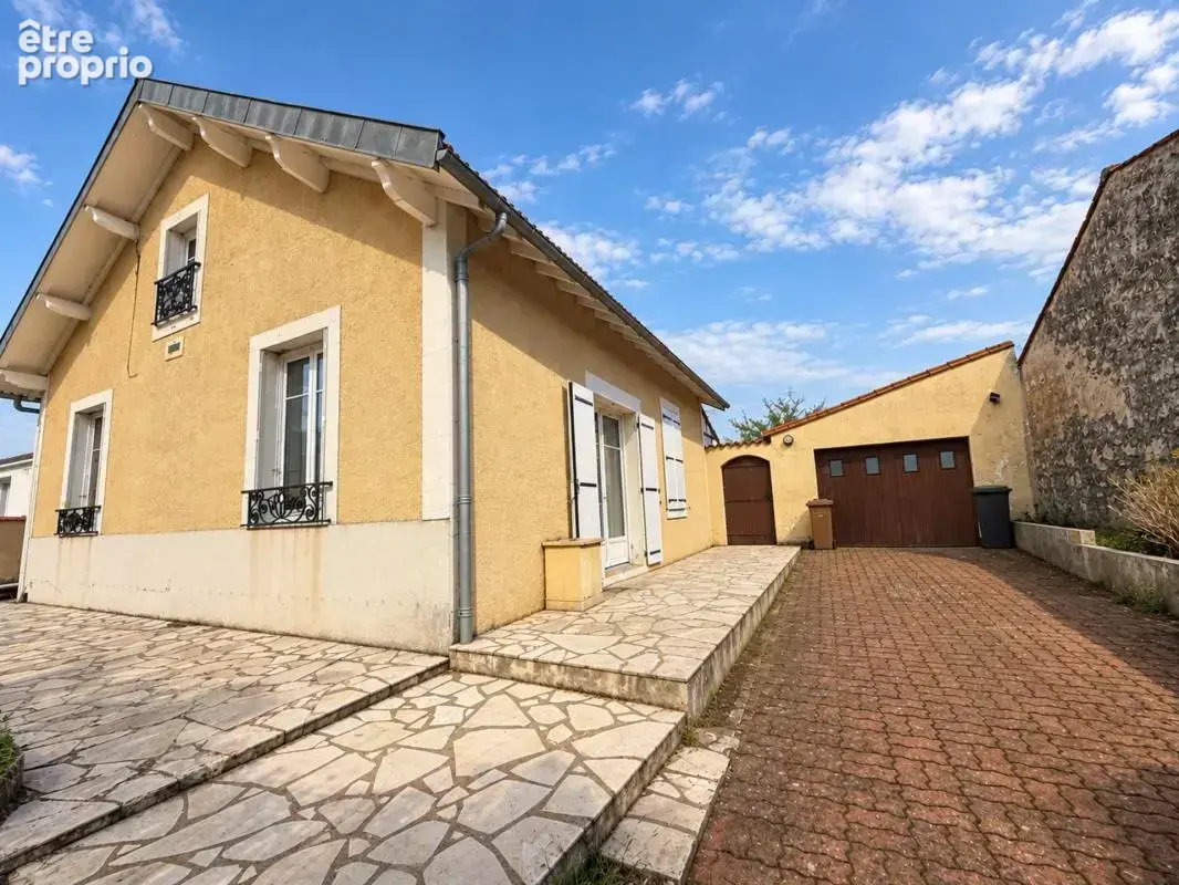 Maison à vendre trois chambres SAINTES (17) - photo 2