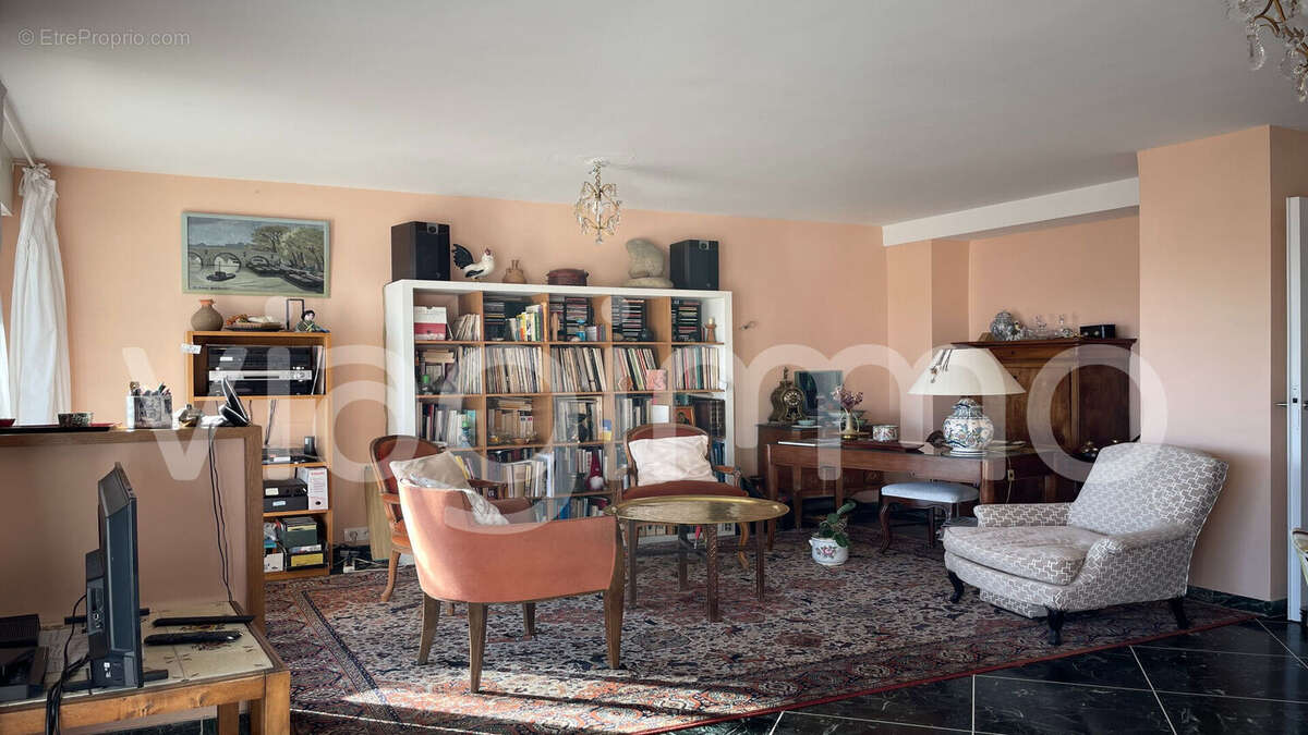 Appartement à MARSEILLE-5E