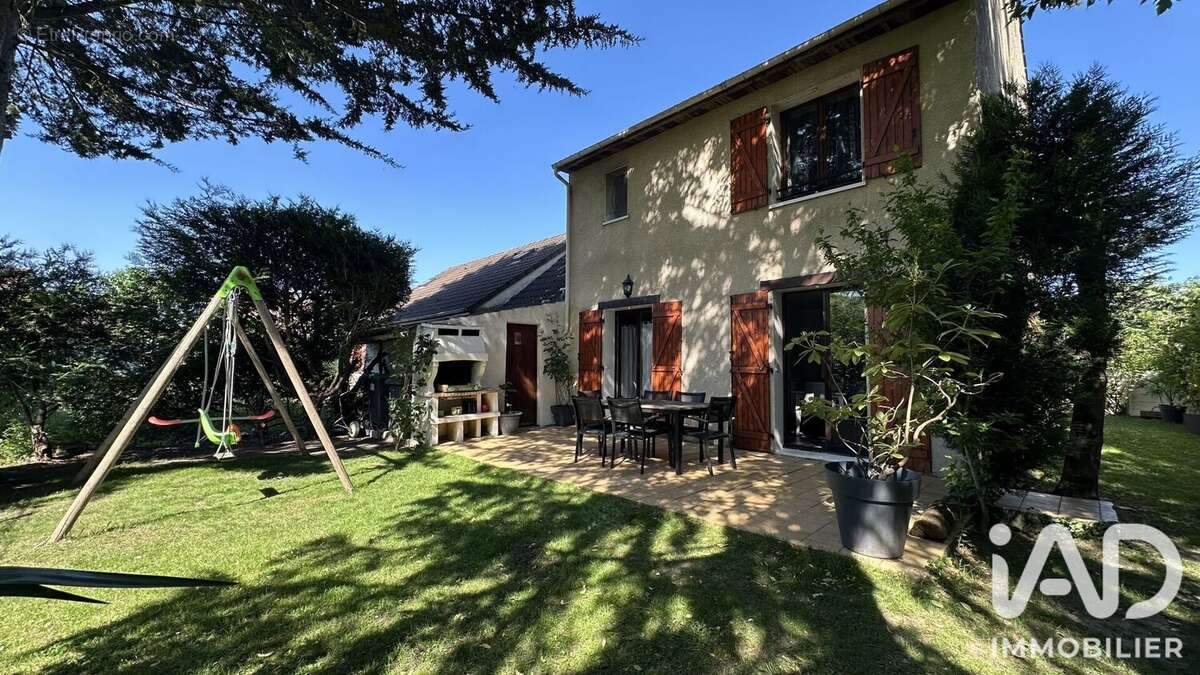 Maison 105 m² à Sainte-Genevieve-Des-Bois  - photo 8