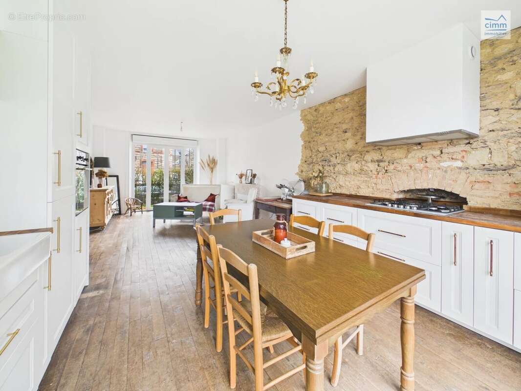 Maison à LES BRULAIS