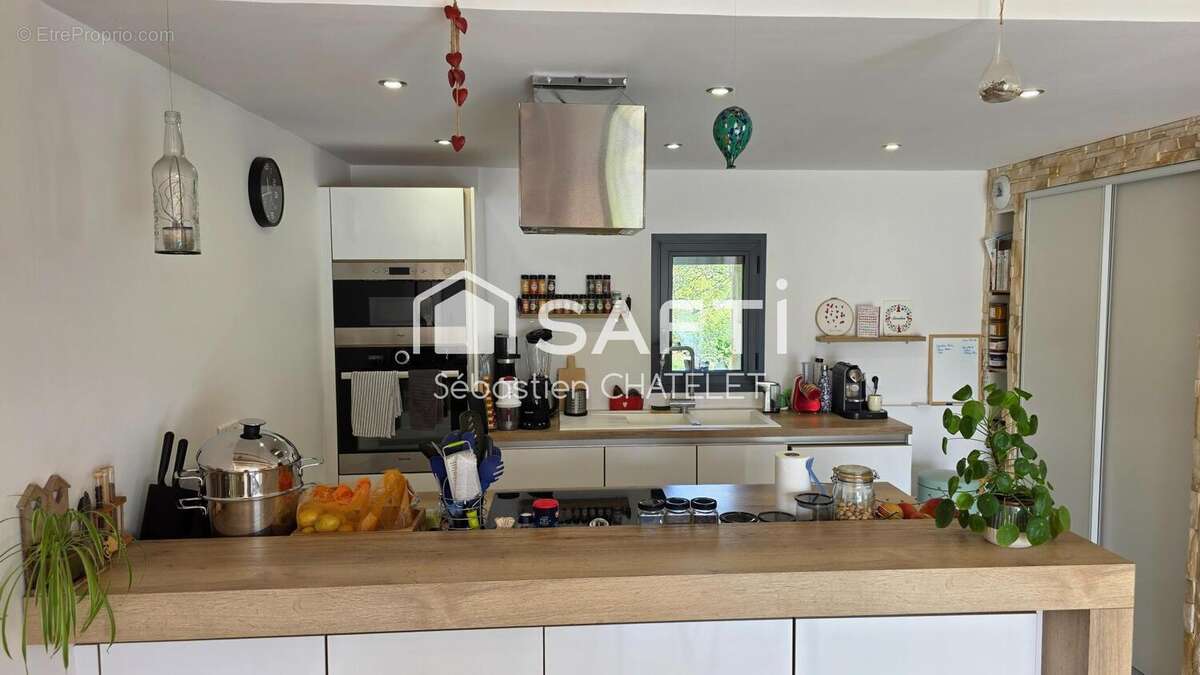 Photo 3 - Maison à LA CHAPELLE-DU-MONT-DU-CHAT