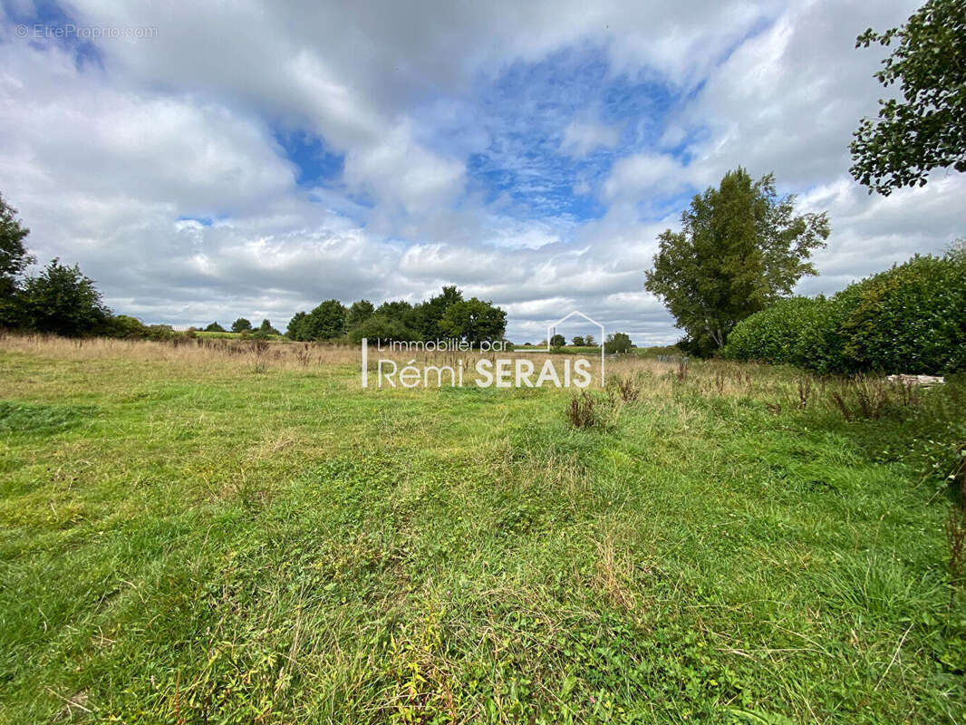 Maison à LE MENIL-DE-BRIOUZE