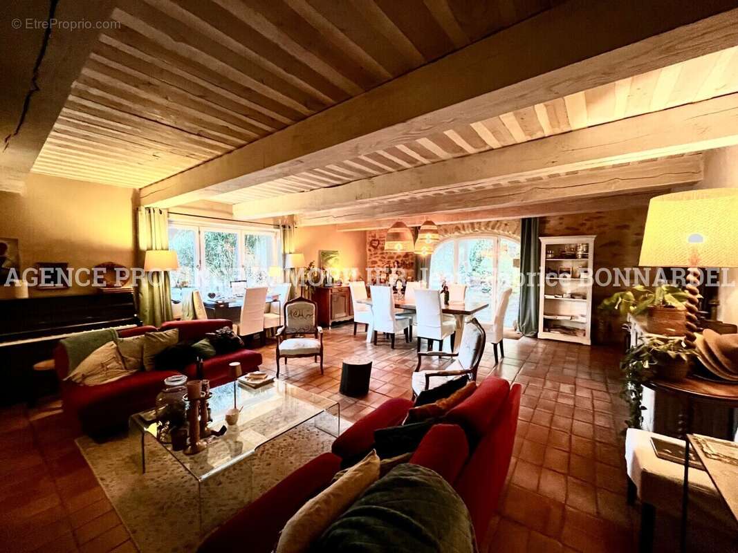 Maison à SUZE-LA-ROUSSE